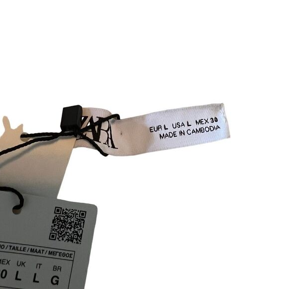 NWT! Zara white knitted mini skirt. Size large - Picture 3 of 9